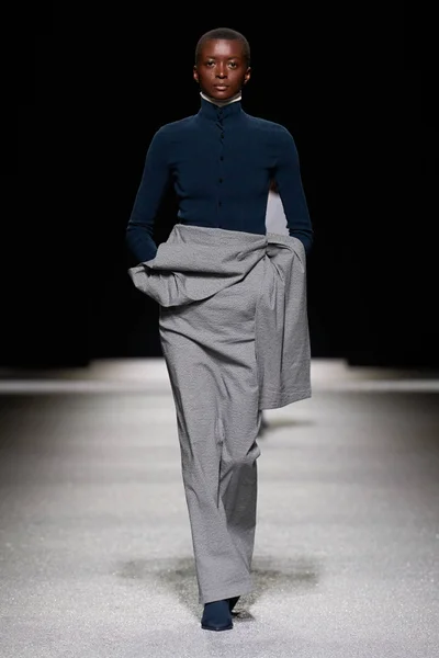 Look 7